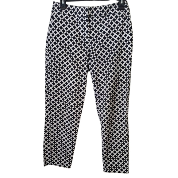 Dana Buchman Pants - Dana Buchman Black and White Geometric Print Cropped Flat Front Pant Size 6